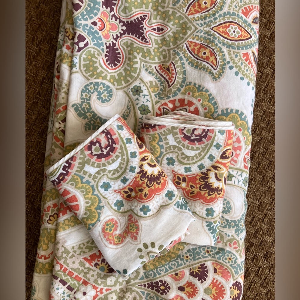 Cynthia Rowley Queen duvet cover with shams